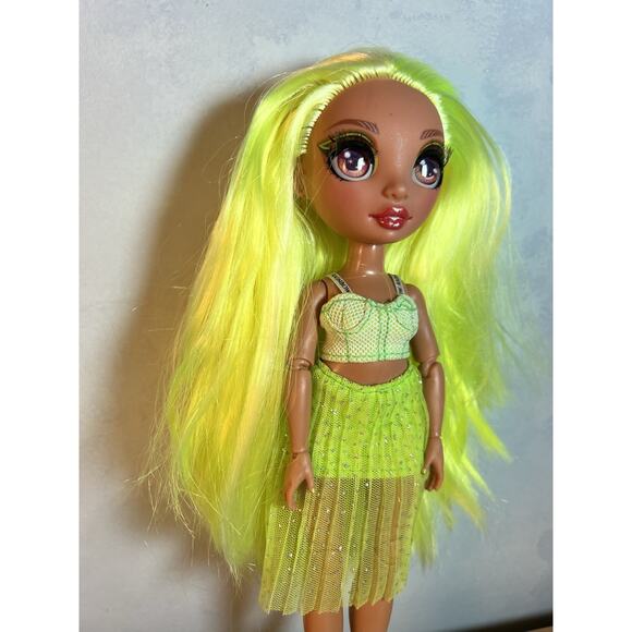 Rainbow High Karma Nichols – Neon Green Fashion Doll Only - Picture 3 of 8